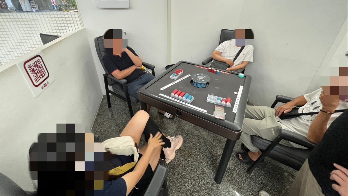 淡大旁棋牌社聚賭！ 「脆」上攬客警逮男大生送辦｜東森新聞：新聞在哪東森就在哪里